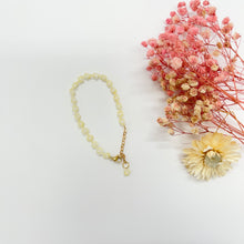 Load image into Gallery viewer, Handmade Seed Beads Dainty Daisy Flower Bracelet - Miss A Beauty