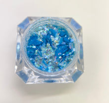 Load image into Gallery viewer, Colour shifting nail art flakes - Chase - Miss A Beauty