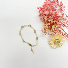 Load image into Gallery viewer, Handmade Seed Beads Dainty Daisy Flower Bracelet - Miss A Beauty
