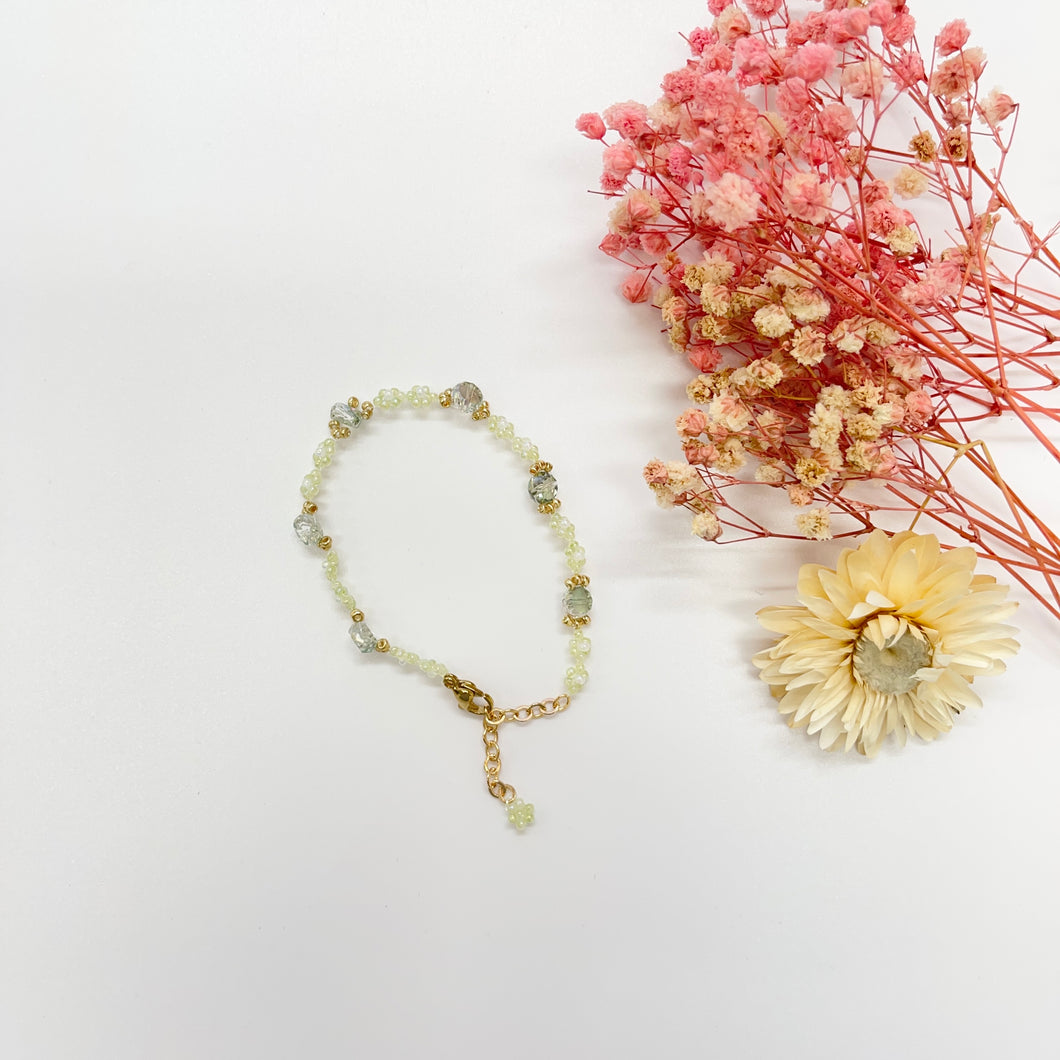 Handmade Seed Beads Dainty Daisy Flower Bracelet - Miss A Beauty