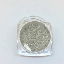 Load image into Gallery viewer, Silver Mirror Chrome Powder 1g - Miss A Beauty
